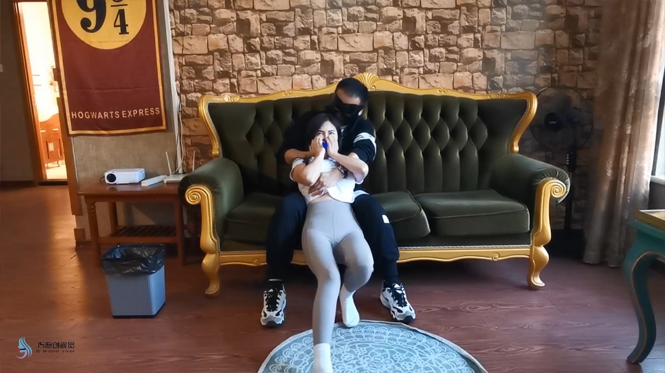 le5awpyvrz1.jpg
