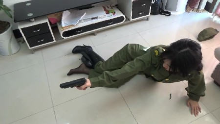 r1ff3akz0cr.jpg