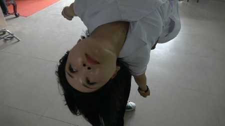 qkjhtszkmoe.jpg